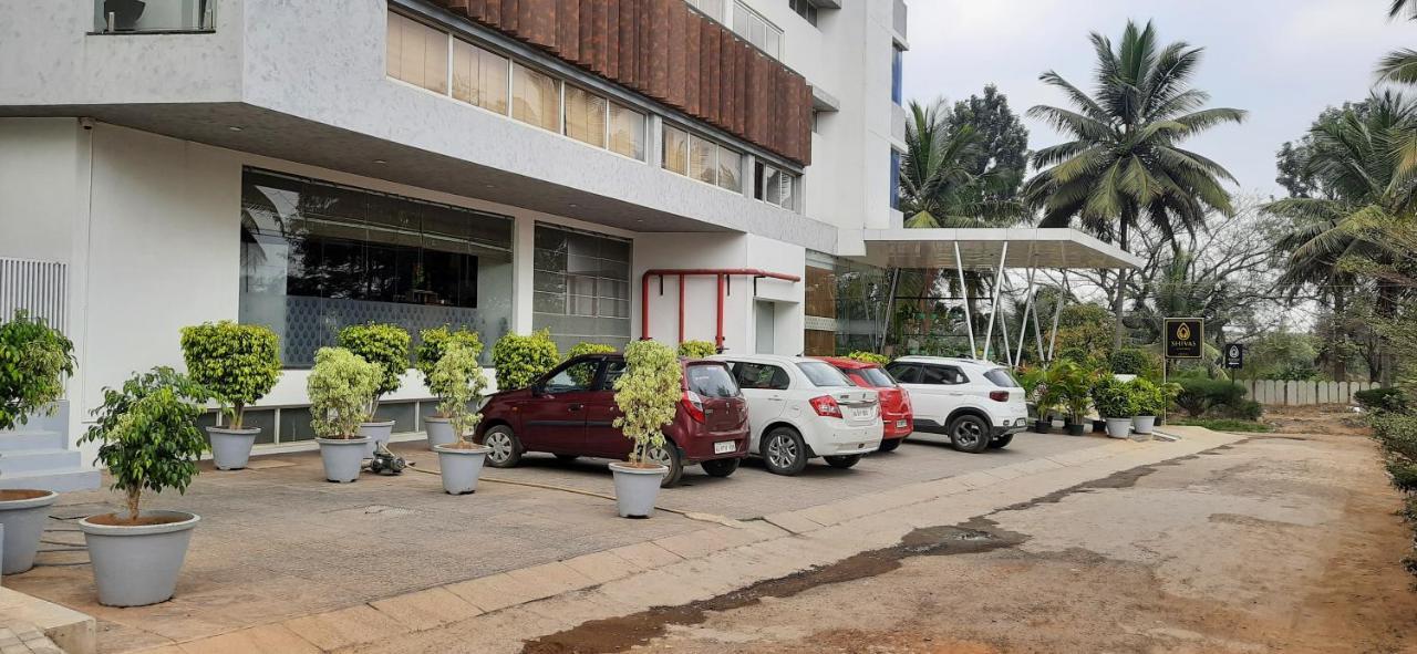 Hotel Shivas Gateway