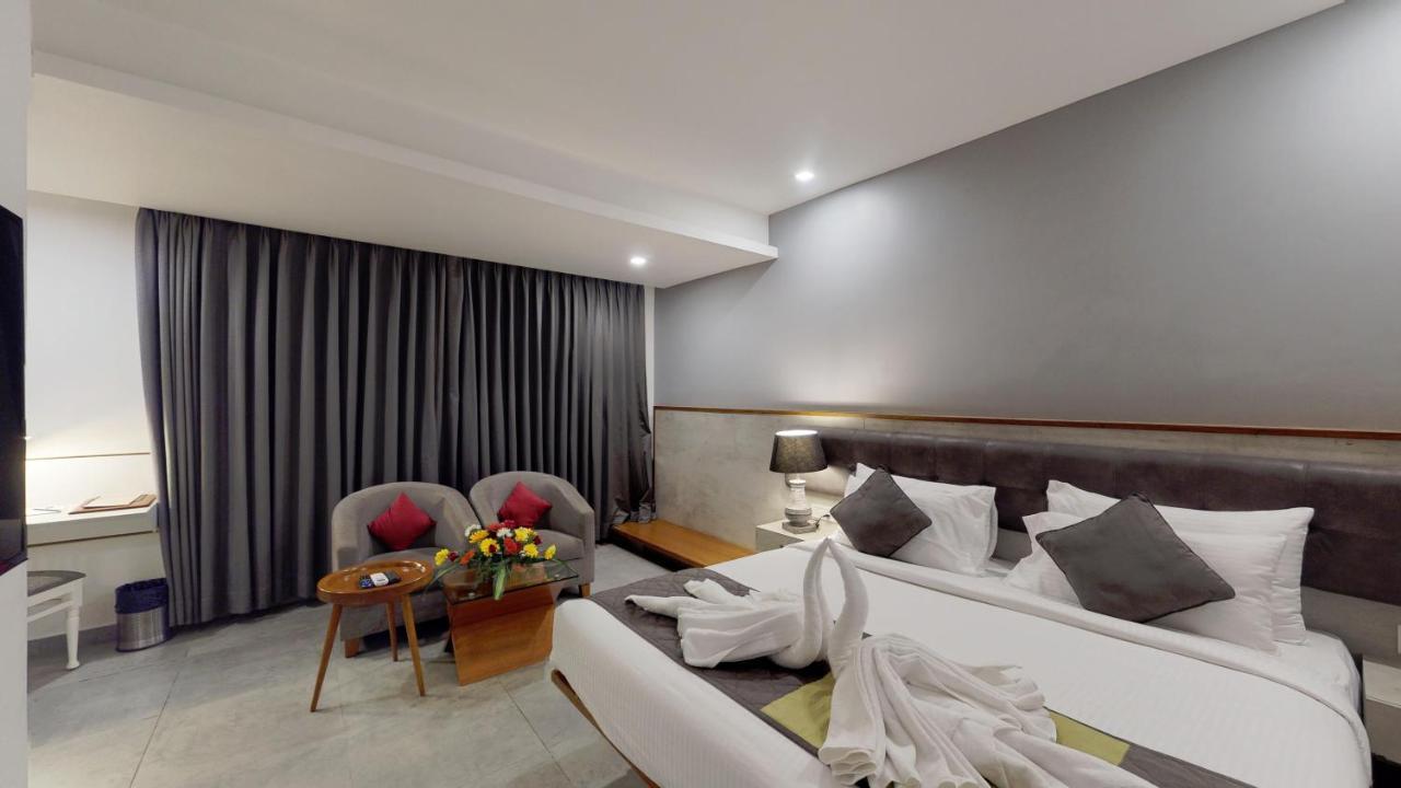 Hotel Shivas Gateway