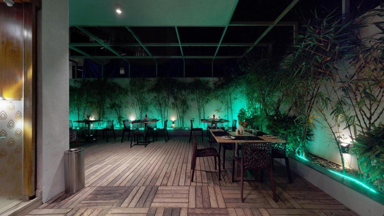 Hotel Shivas Gateway
